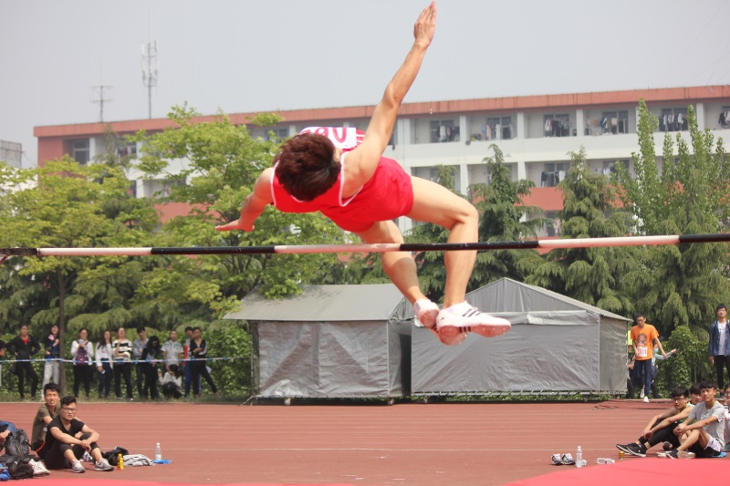 14跳高